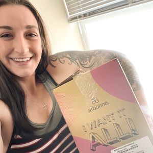 Meet your Posher, Maya